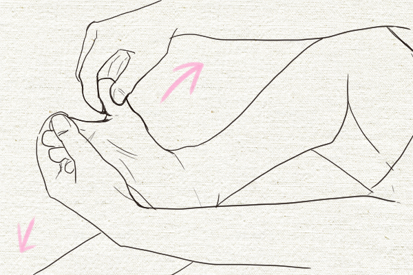 お風呂 マッサージ「ふくらはぎ」のやり方のイラスト画像。指を一本一本広げるイラスト。その後、指を一本一本回します。